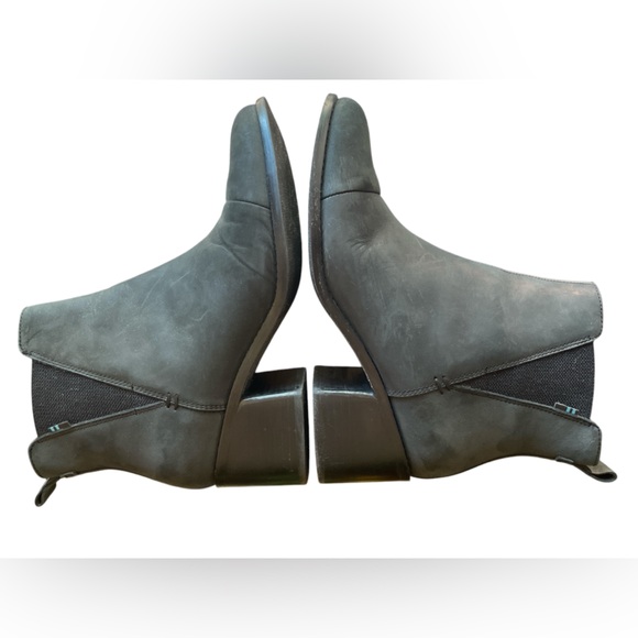 TOMS Esme Black Leather Chelsea Boots, Size 8.5, Classic Fall Bootie, Grunge - Picture 8 of 10